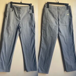 St. John grey straight leg pants in size 6 stretchy